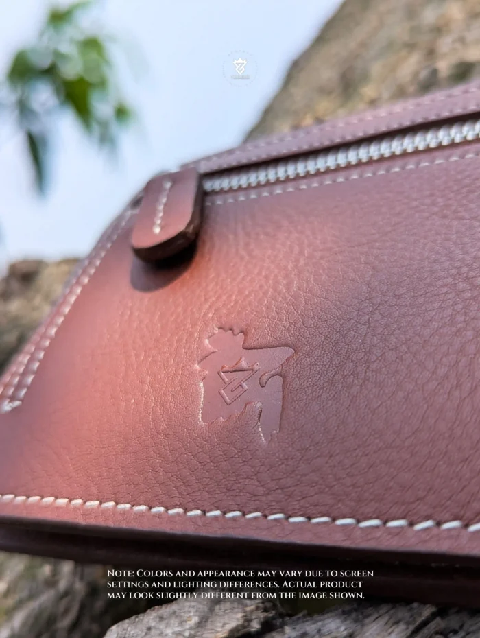 Introducing the Zomidar Classic Bi-Fold Premium Leather Wallet – “The Horizon” with Zipper Pocket, meticulously crafted with top-tier genuine leather for enduring style and functionality.